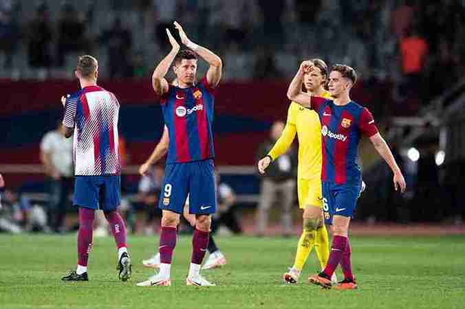التشكيلة المتوقعة لبرشلونة ودورتموند في اللقاء المرتقب اليوم