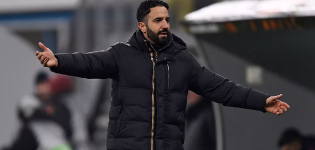 مانشستر يونايتد يسعى للتعاقد مع أحد أفضل اللاعبين في مركز الظهير في العالم