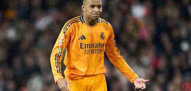 كيليان مبابي أكد أن المنافسة مع ليفاندوفسكي ليست من أولوياته