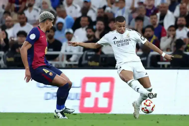 تقارير.. برشلونة يريد بقاء مدافعه الأساسي رغم رغبته في الرحيل