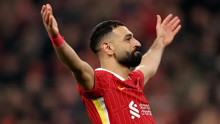 محمد صلاح يلمح إلى احتمالية تمديد عقده مع ليفربول