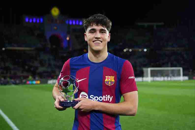 أعلن نادي برشلونة رسميًا عن تمديد عقد اللاعب كوبارسي، ليبقى مع الفريق حتى عام 2029
