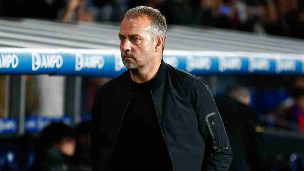 فليك يستبعد لاعب برشلونة من قائمة مباراة لاس بالماس