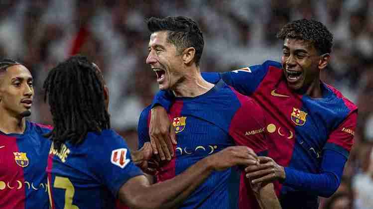 مانشستر يونايتد يسعى للتعاقد مع نجم برشلونة