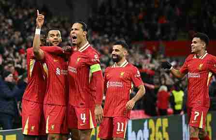 ليفربول يهزم نيوكاسل بثنائية ويبتعد بالصدارة