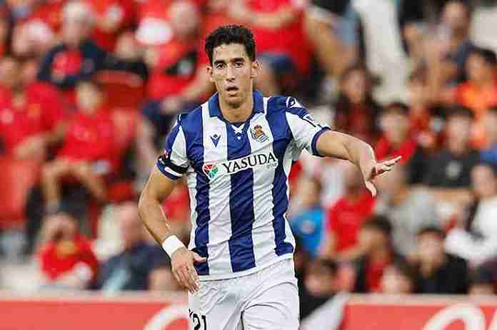 نايف أكرد يتواجد في قائمة ريال سوسيداد استعدادًا لمواجهة ريال مدريد