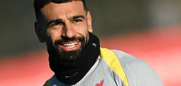 أسطورة ليفربول يحذر محمد صلاح
