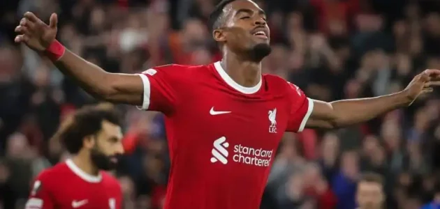 ليفربول يوضح سبب غياب جرافينبيرش عن تشكيلة منتخب هولندا