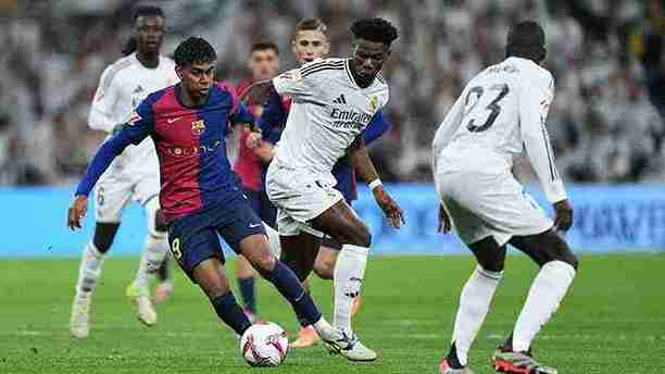 برشلونة يتقدم على ريال مدريد قبل مواجهة نهائي كأس الملك
