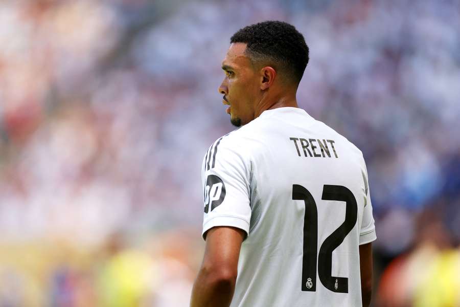 أرنولد يوضح خطته للانتقال من ليفربول إلى ريال مدريد