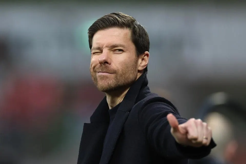 تشابي ألونسو يحدد ثلاثة أسماء لقلب دفاع ريال مدريد