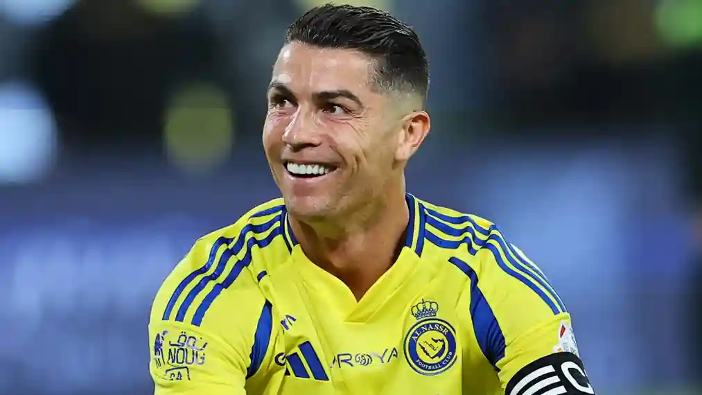 كريستيانو رونالدو مستعد لتوقيع عقد جديد مع نادي النصر السعودي