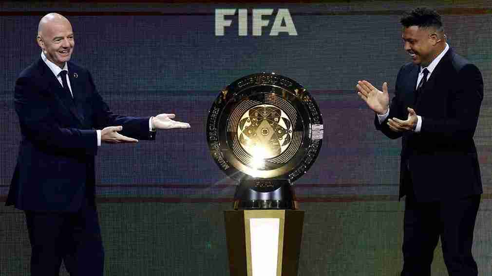 من هو اللاعب البارز في كأس العالم للأندية الذي لديه عين واحدة؟