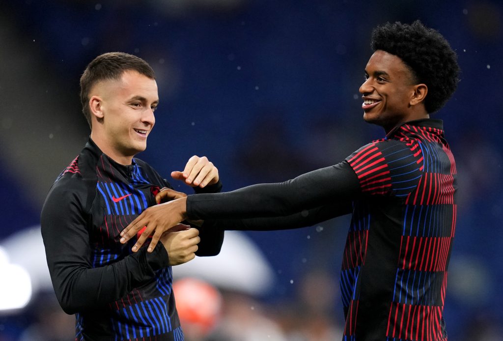 أرسنال يجهز عرضاً بقيمة 40 مليون يورو لضم لاعب وسط برشلونة