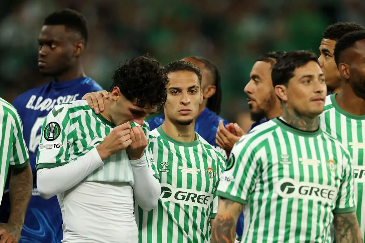 نجم مانشستر يونايتد أنتوني يرفض الانتقال إلى الدوري الإيطالي وينتظر ريال بيتيس