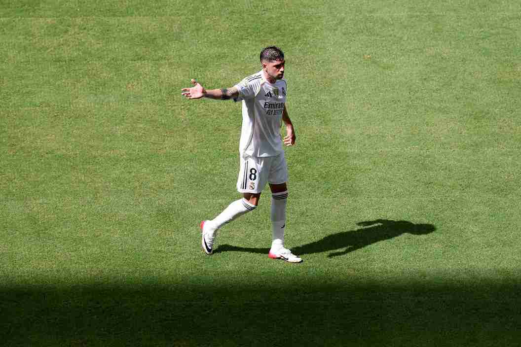 فالفيردي يحدد لاعبًا في ريال مدريد يتميز برؤية مشابهة لرؤية توني كروس